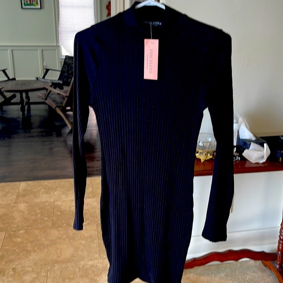 Priceless beautiful black medium dress - Picture 1 of 2